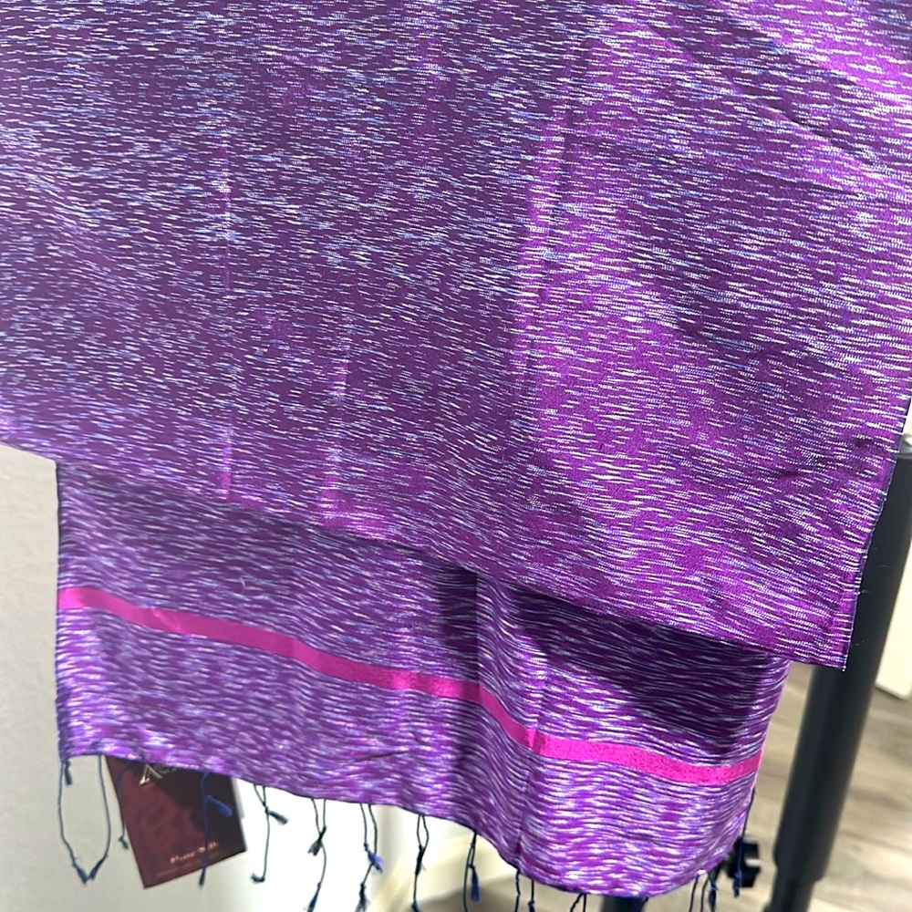 Scarf Hand-Woven 100% Pure Silk Metallic Thread Cambodian new with tags
